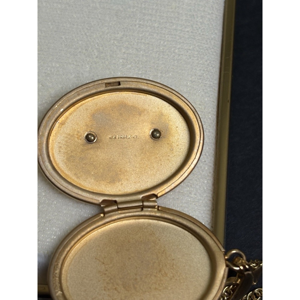 Vintage Oval Locket Necklace 10K Gold Trim Tri Color Leaf Photo Pendant - Picture 8 of 9